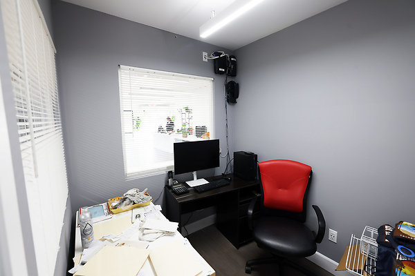 850B Office 0130
