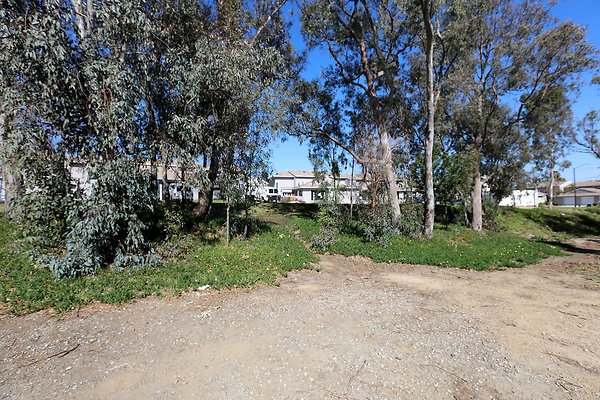 725A Dirt Parking 0054