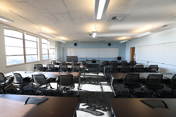 724A CH C212 Classroom 0374