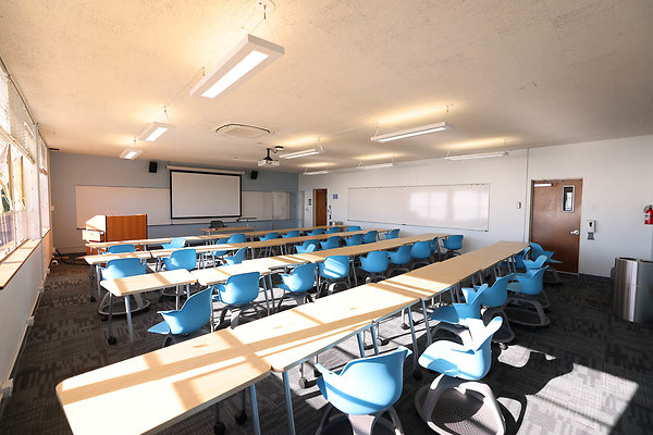 724A CH C214 Classroom 0368