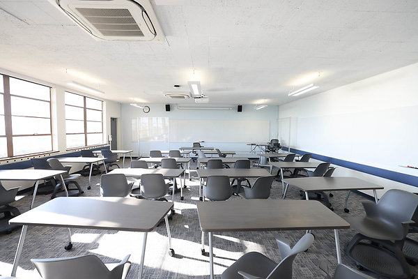 724A CH C112 Classroom 0445