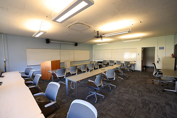 724A CH C211B Classroom 0331