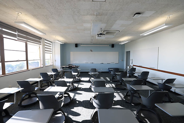 724A CH C210 Classroom 0379