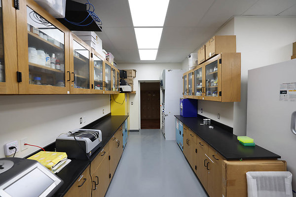 724A CH C108A Science Lab Supply Room 0471