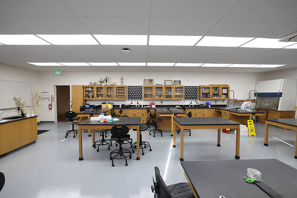 724A CH C104 Science Lab 0484