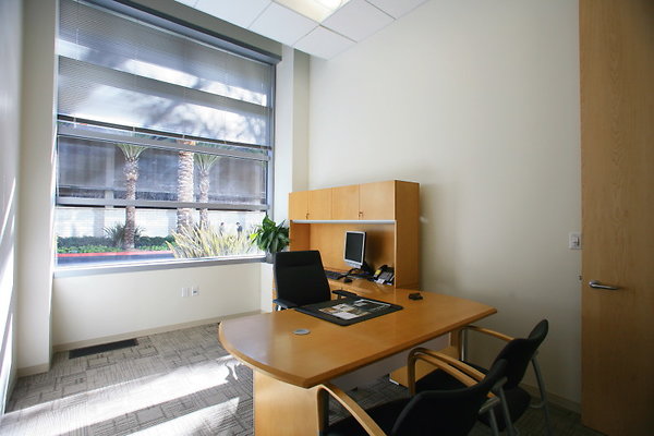 Suite 100 Office2 0014 1