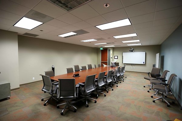 Conference Room 138 0083