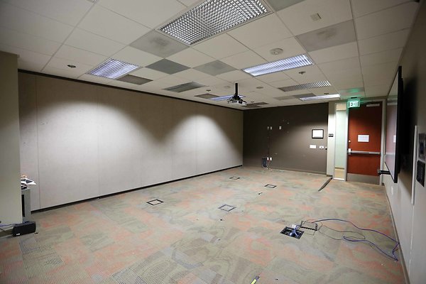 Room 140 0035