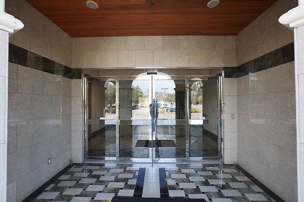 001B Main Entrance 0260