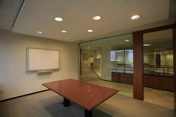 Suite 700 Team Meeting Room1 0472 1