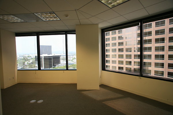 Suite 800 Office 0447 1