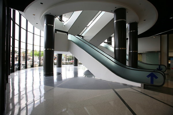 Blue Escalator Rotunda 0633 1