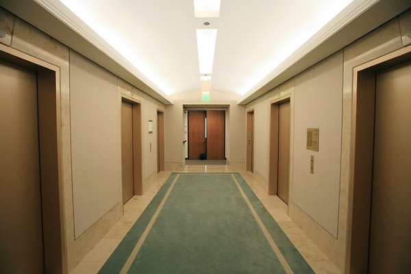 4th Floor Elevator Lobby 0021 1