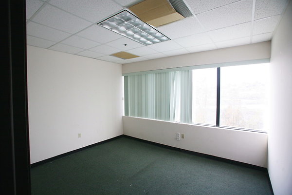 Suite 400 Office 0341 1