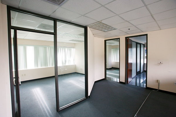 Suite 420 Offices 0372 1