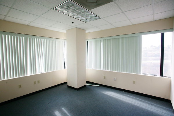 Suite 420 Office6 0379 1