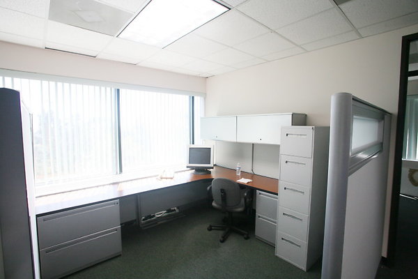 Suite 400 Cubicles 0448 1