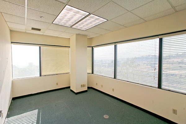 Suite 502 Office 0277 1