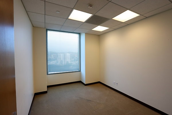 719 -12th Floor West 0443