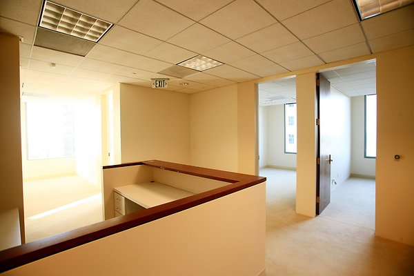 Suite 800 Cubicles &amp; Hallway 0124