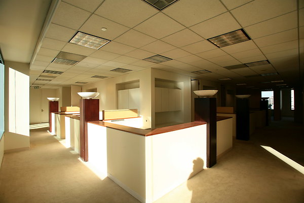 Suite 900 Cubicles &amp; Hallway 0079