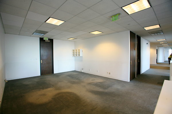 Suite 500 Open Area 0159