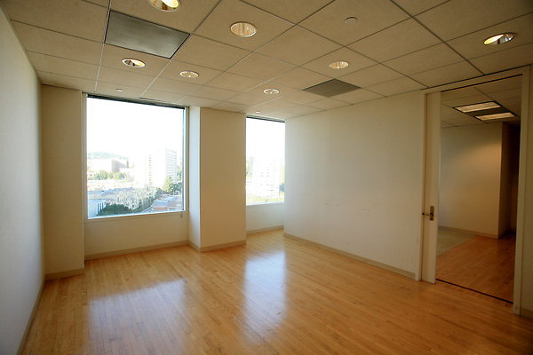 Suite 900 Executive Office1 0098