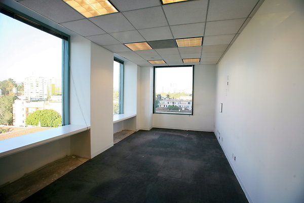 Suite 500 Office 0165