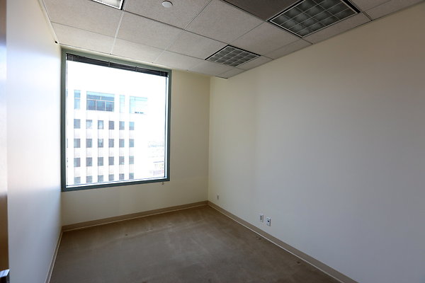 719 -12th Floor East 0500