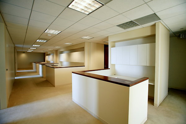 Suite 800 Cubicles &amp; Hallway 0122