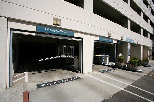 656B Parking Garage Exit 0050 1