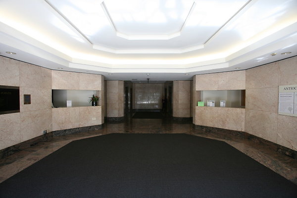 656B Lobby1 1