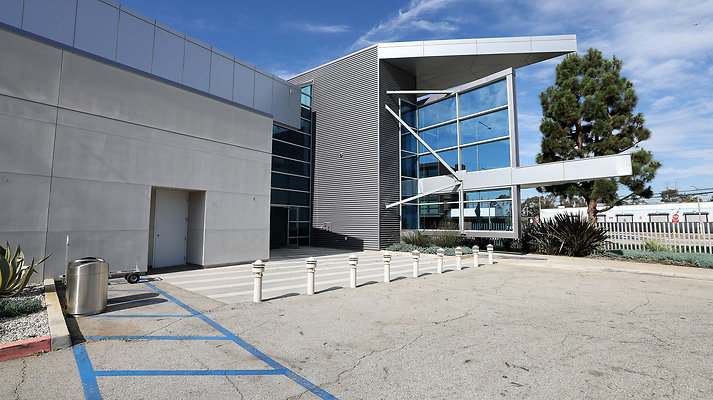 742A Ultra Modern Office Building - see also 742A Basketball Training Facility