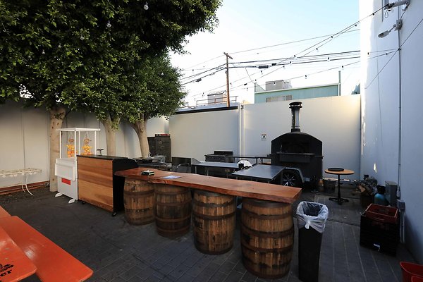 220A Courtyard BBQ 0102