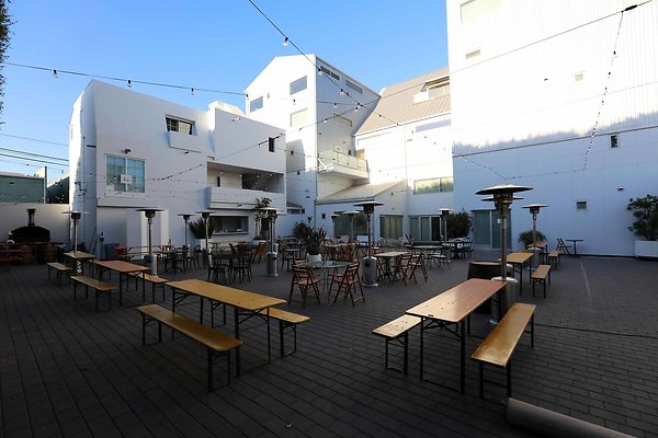 220A Courtyard 0084