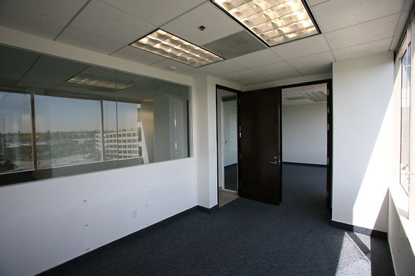 656A Suite 500 Office 0453 1