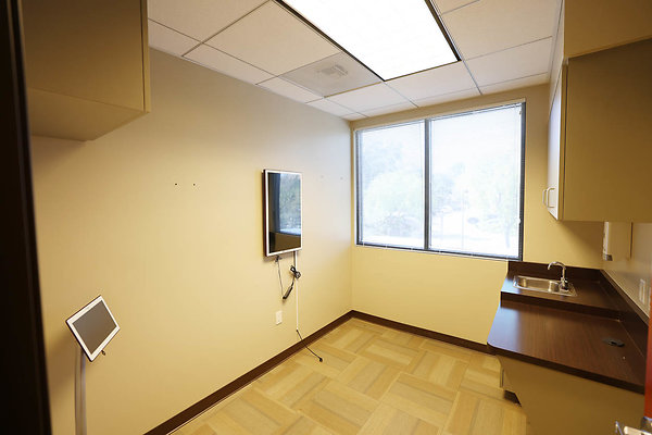 001B Suite200 Exam Room2 0185