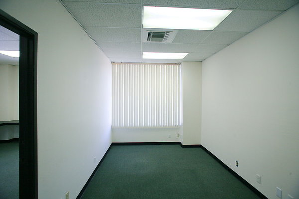 Suite 200 Office4-1 1