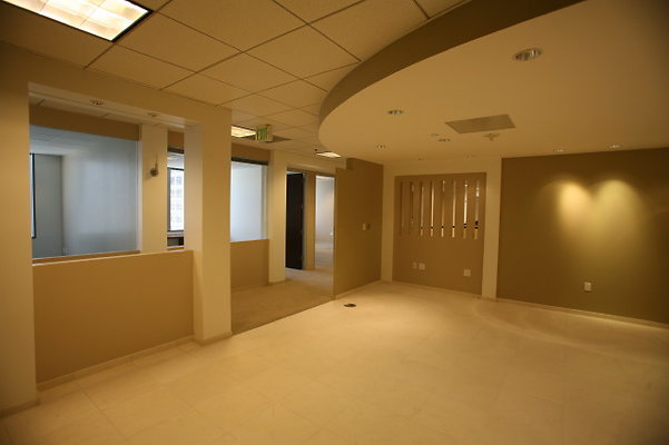 Suite 1950 Reception Area 0107 1