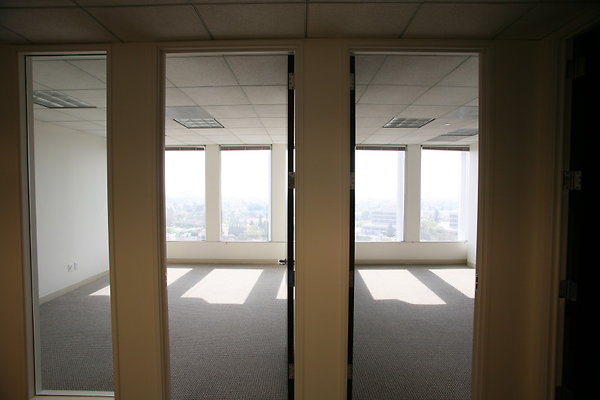 Suite 810 Office  0044 1