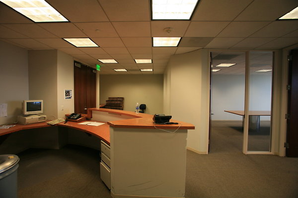 Suite 950 Reception Area 0605 1