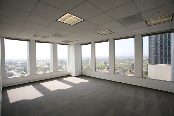 Suite 710 Office 0028 1