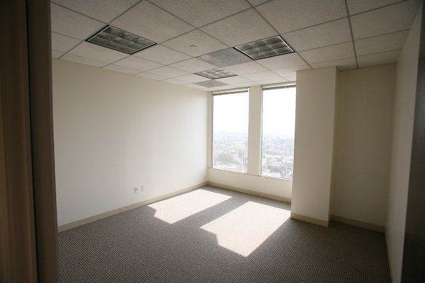 Suite 810 Office 0043 1