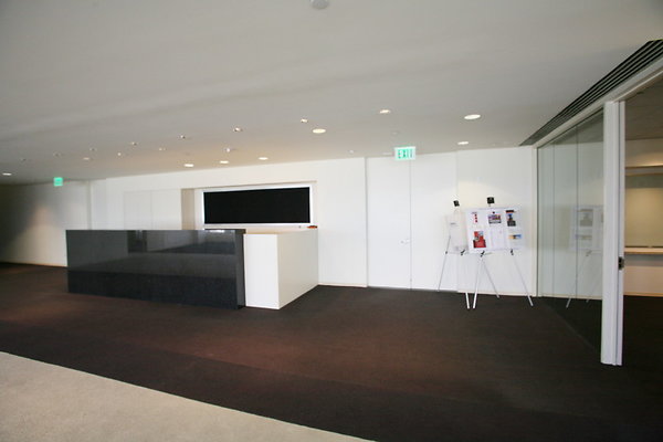 Suite 2100 Reception Desk 0447 1