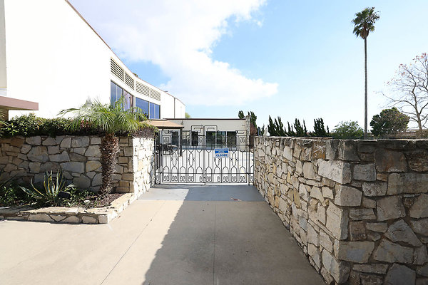 724A Pool Entrance 0200