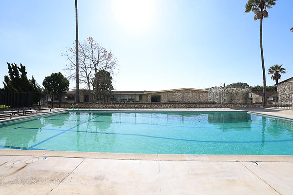 724A Pool1 0230