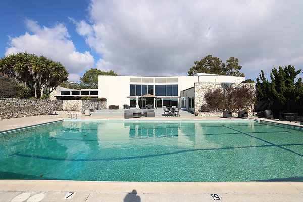 724A Pool1 0234