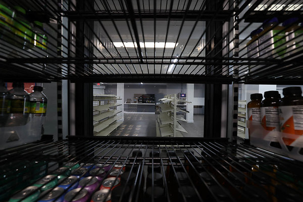850A Cooler Interior 0209