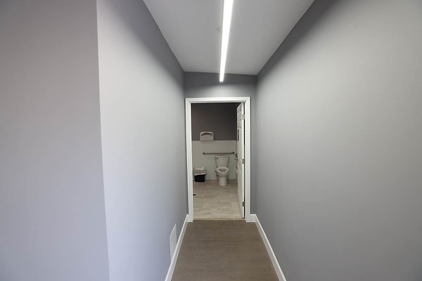 850A Rear Bathroom Hallway 0219