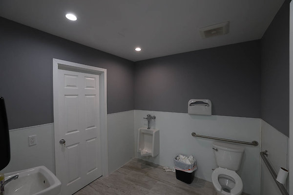850A Rear Bathroom 0221